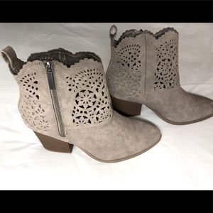 London Fog tan floral cut ankle booties